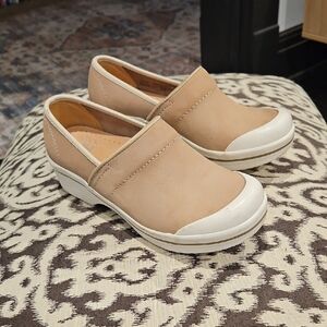 Dansko Tan and Cream Mules